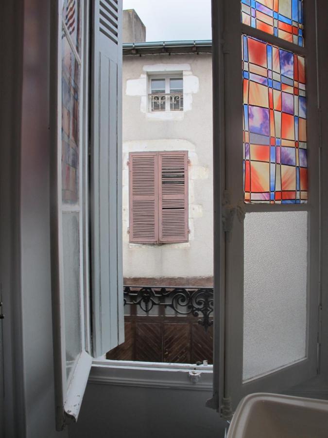 Chezlola Bed and Breakfast Civray  Exteriör bild